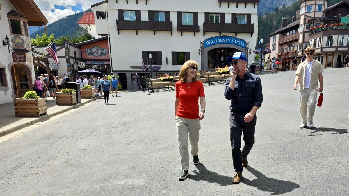 Congresswoman Schrier takes a tour of Front Street in Leavenworth with Leavenworth Chamber of Commerce Director Troy Campbell