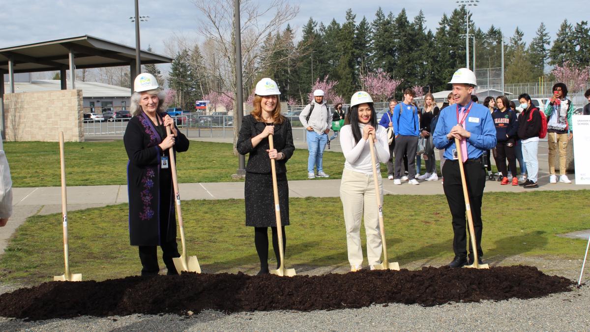 Rep. Schrier at outdoor event with community members