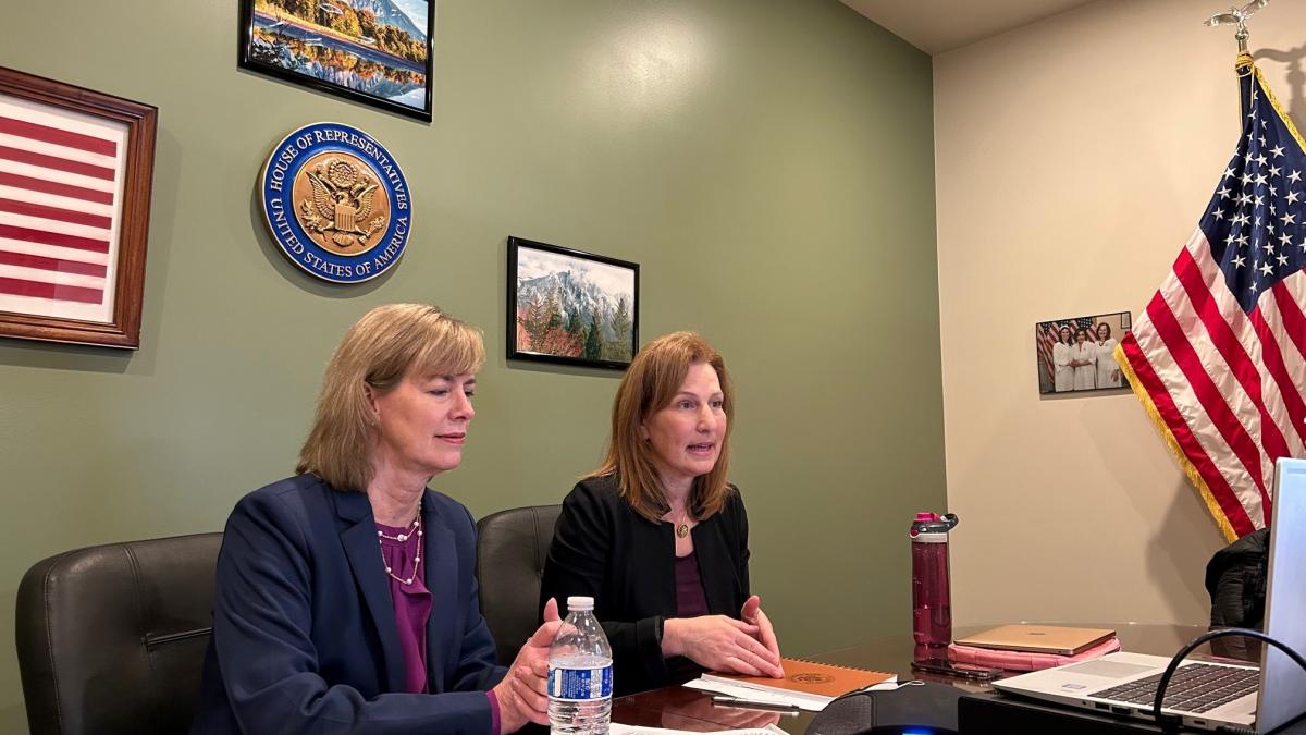 Rep. Schrier with Snoqualmie Mayor Ross